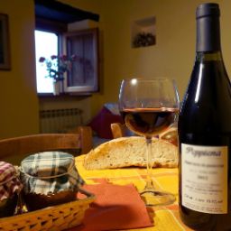 agriturismo dettaglio tavolo