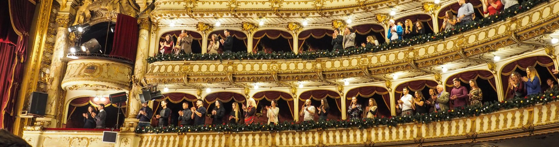 Interno opera di teatro