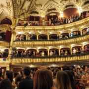 Interno opera di teatro