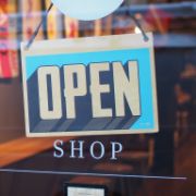 commercio attività aperta
